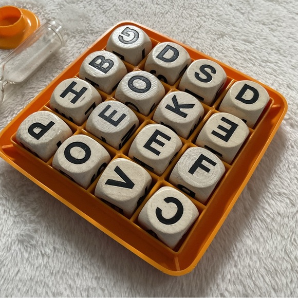 Vintage 1976 Boggle Parker Brothers Hidden Word Game - Picture 7 of 14